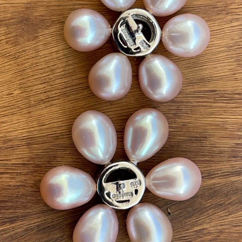 Tiffany & Co. Iredesse rosette pearl and amethyst earrings - Picture 5 of 12